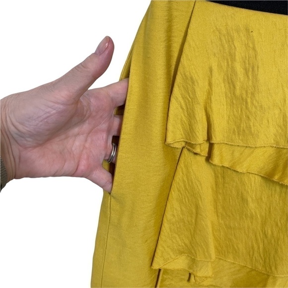 BCBGMaxAzria Mustard Layered Skirt Black Elastic Waist Lined Side Pockets Sz 0 - Picture 9 of 11